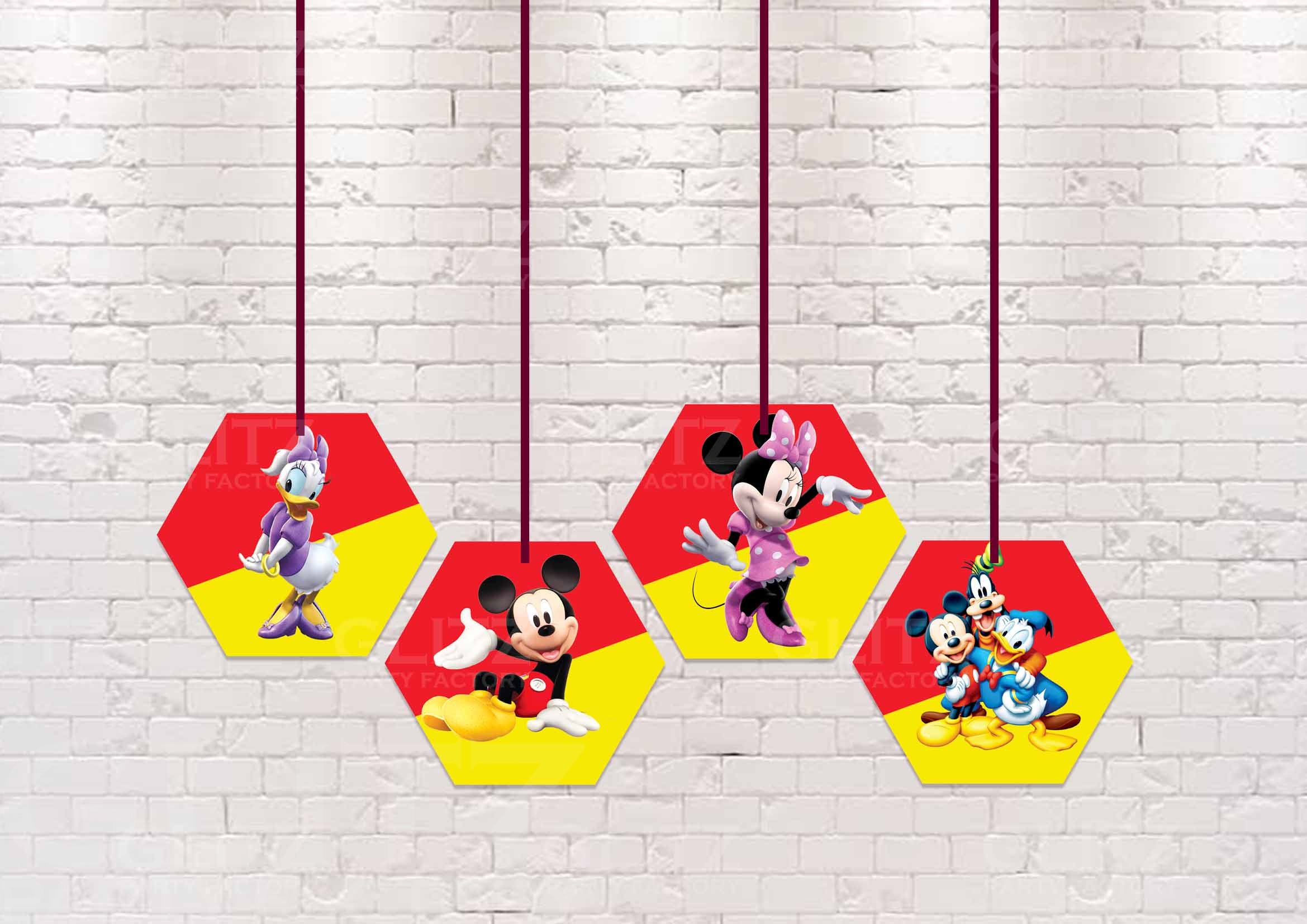 Micky Mouse Mockup traingle
